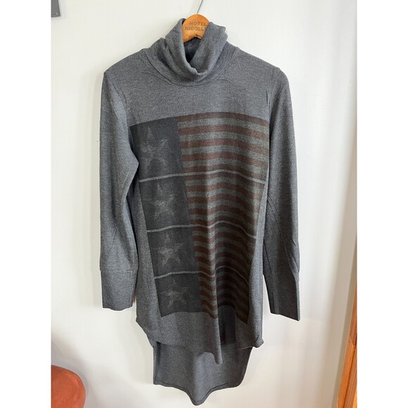 Go Couture Large Tunic Hi-Low Turtleneck Gray Flag Stars Strips Knit Blouse - Picture 1 of 8